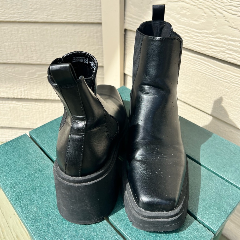 E774 GUC Madden Girl Black Platform Boots